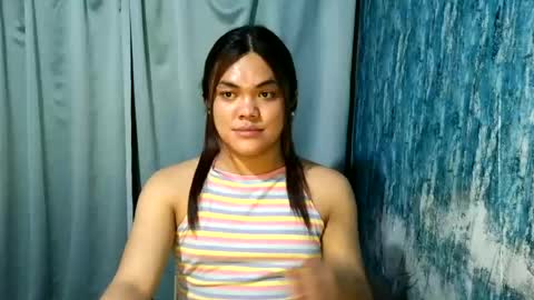 urhottie_bella online show from July 7, 10:57 pm