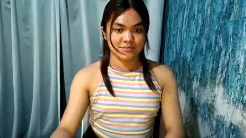 urhottie_bella online show from July 8, 12:03 am