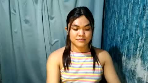 urhottie_bella online show from July 9, 11:59 am