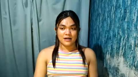 urhottie_bella online show from July 9, 1:05 pm