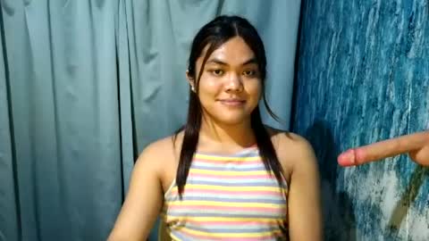 urhottie_bella online show from July 10, 12:00 pm
