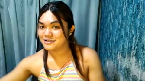 urhottie_bella online show from July 11, 6:19 am