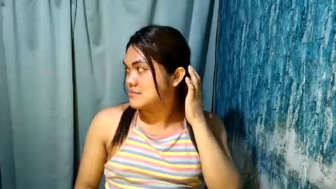 urhottie_bella online show from July 11, 9:54 pm