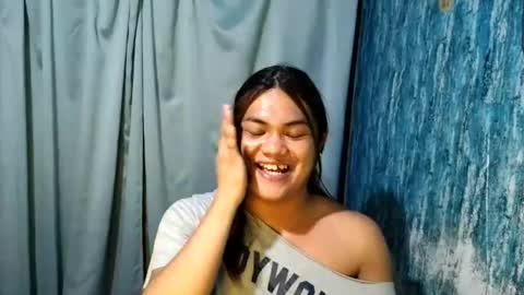 urhottie_bella online show from July 13, 11:50 am