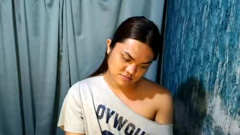 urhottie_bella online show from July 13, 2:13 pm