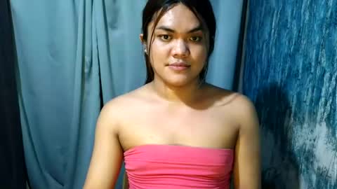 urhottie_bella online show from July 25, 4:22 pm