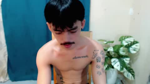 urhunky_boy online show from August 7, 2:22 am