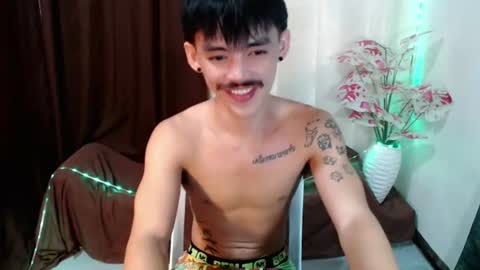 urhunky_boy online show from August 7, 12:49 pm
