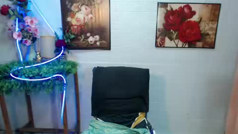 urhunky_ivan online show from August 12, 12:40 pm