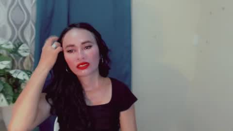 urlovely_che online show from August 5, 1:31 pm