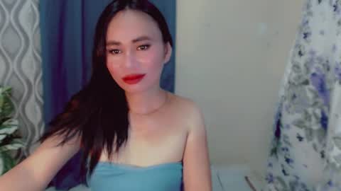 urlovely_che online show from August 6, 5:17 am