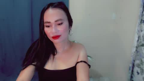 urlovely_che online show from August 13, 12:24 am