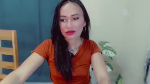 urlovely_che online show from August 15, 3:38 pm