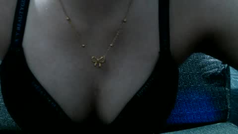 juliana online show from July 6, 8:34 pm