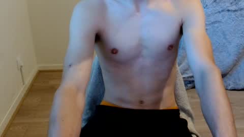urluckyboi online show from June 1, 3:48 pm