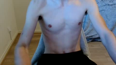 urluckyboi online show from June 1, 4:54 pm