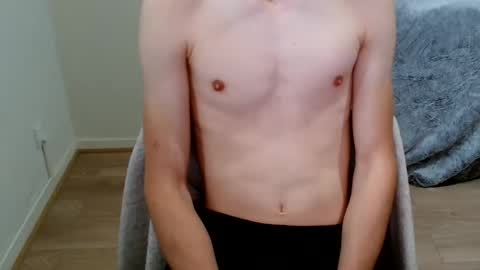 urluckyboi online show from June 6, 2:12 pm