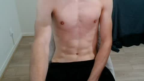 urluckyboi online show from June 15, 5:22 pm