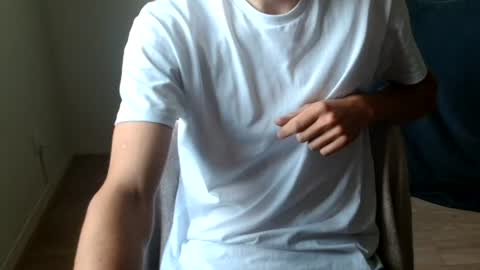 urluckyboi online show from June 20, 5:57 pm