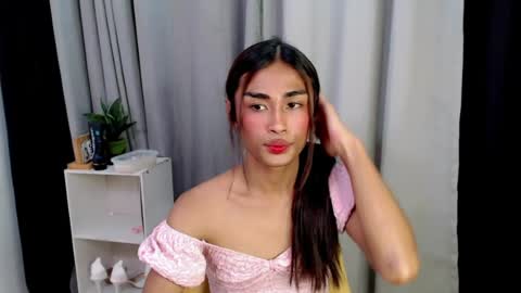 urmorenagirl_kcx online show from August 12, 11:23 am