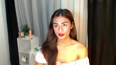 urmorenagirl_kcx online show from August 13, 10:07 am
