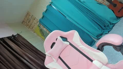 urnaughty_kim online show from August 8, 1:49 am