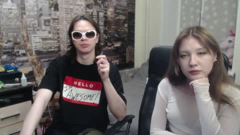 Mary online show from April 3, 5:10 pm