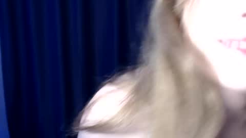 Mary online show from April 13, 6:51 pm