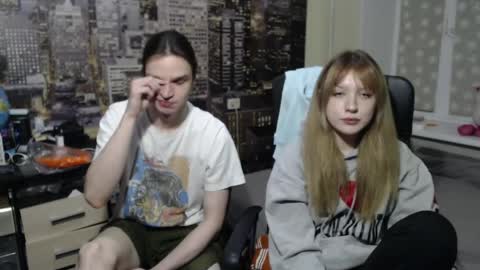 Mary online show from June 3, 8:01 pm