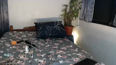 Mel online show from July 25, 4:16 am