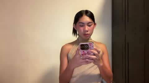 urpretty_mistake online show from July 15, 1:23 pm