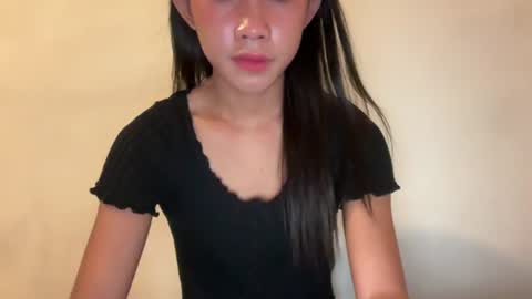 urpretty_mistake online show from August 2, 10:44 am