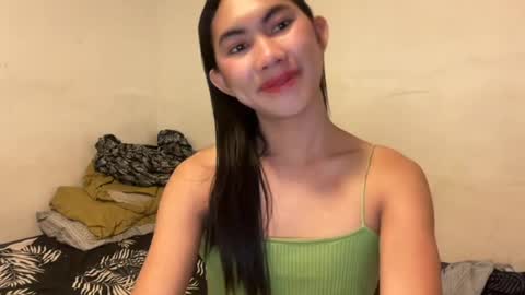 urpretty_mistake online show from August 3, 5:09 pm