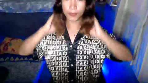 Amara Linda and Kylie online show from August 17, 12:15 am