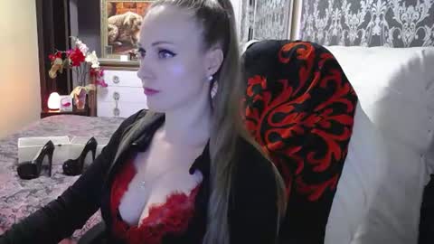 UrSecretTreasure88 online show from June 19, 11:43 am