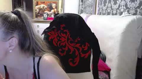 UrSecretTreasure88 online show from July 25, 10:30 am