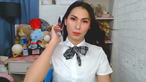 YOUR NEW BABY GIRL online show from August 3, 2:35 pm