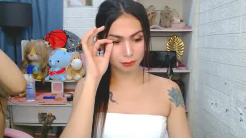 YOUR NEW BABY GIRL online show from August 5, 3:10 pm