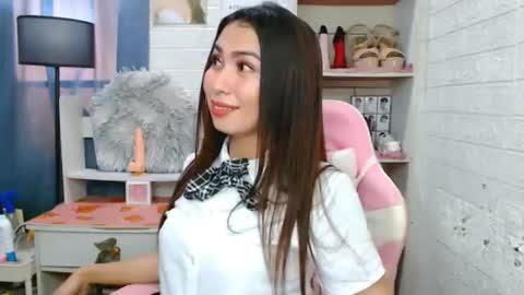 YOUR NEW BABY GIRL online show from August 12, 2:03 am