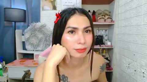 YOUR NEW BABY GIRL online show from August 12, 5:21 am