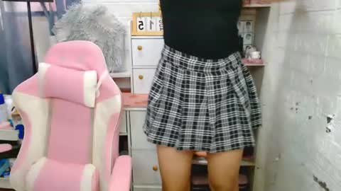 YOUR NEW BABY GIRL online show from August 15, 8:18 am