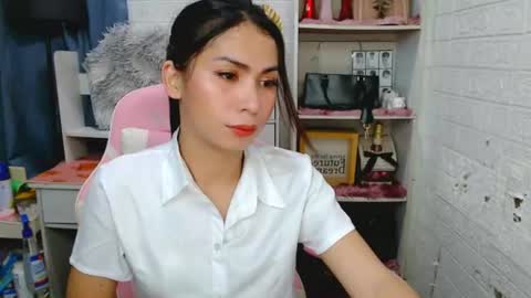 YOUR NEW BABY GIRL online show from August 15, 12:53 pm