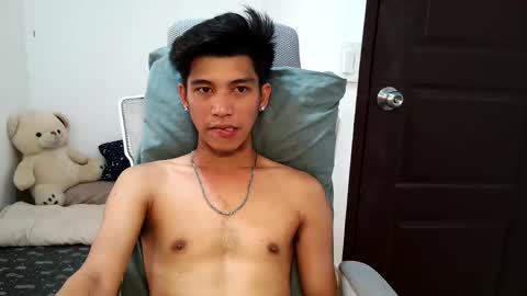 ursweetie_boy online show from April 22, 7:33 am