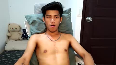 ursweetie_boy online show from April 22, 4:21 pm