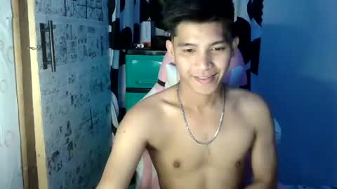 ursweetie_boy online show from August 11, 3:41 am