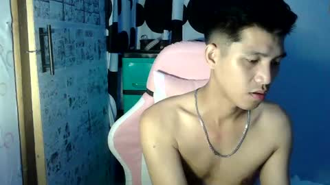 ursweetie_boy online show from August 14, 10:19 am