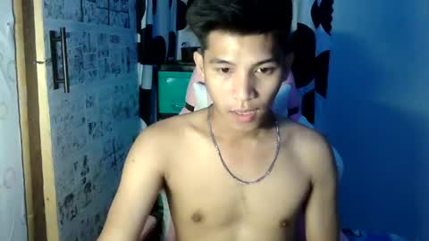 ursweetie_boy online show from August 15, 4:49 am