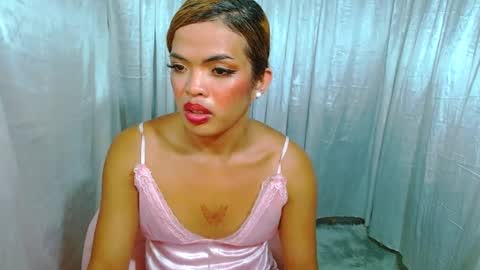 JEN online show from August 5, 3:43 pm