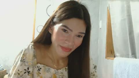 urtrans_sheenlyn online show from August 5, 10:35 am