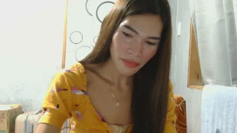 urtrans_sheenlyn online show from August 8, 10:48 am